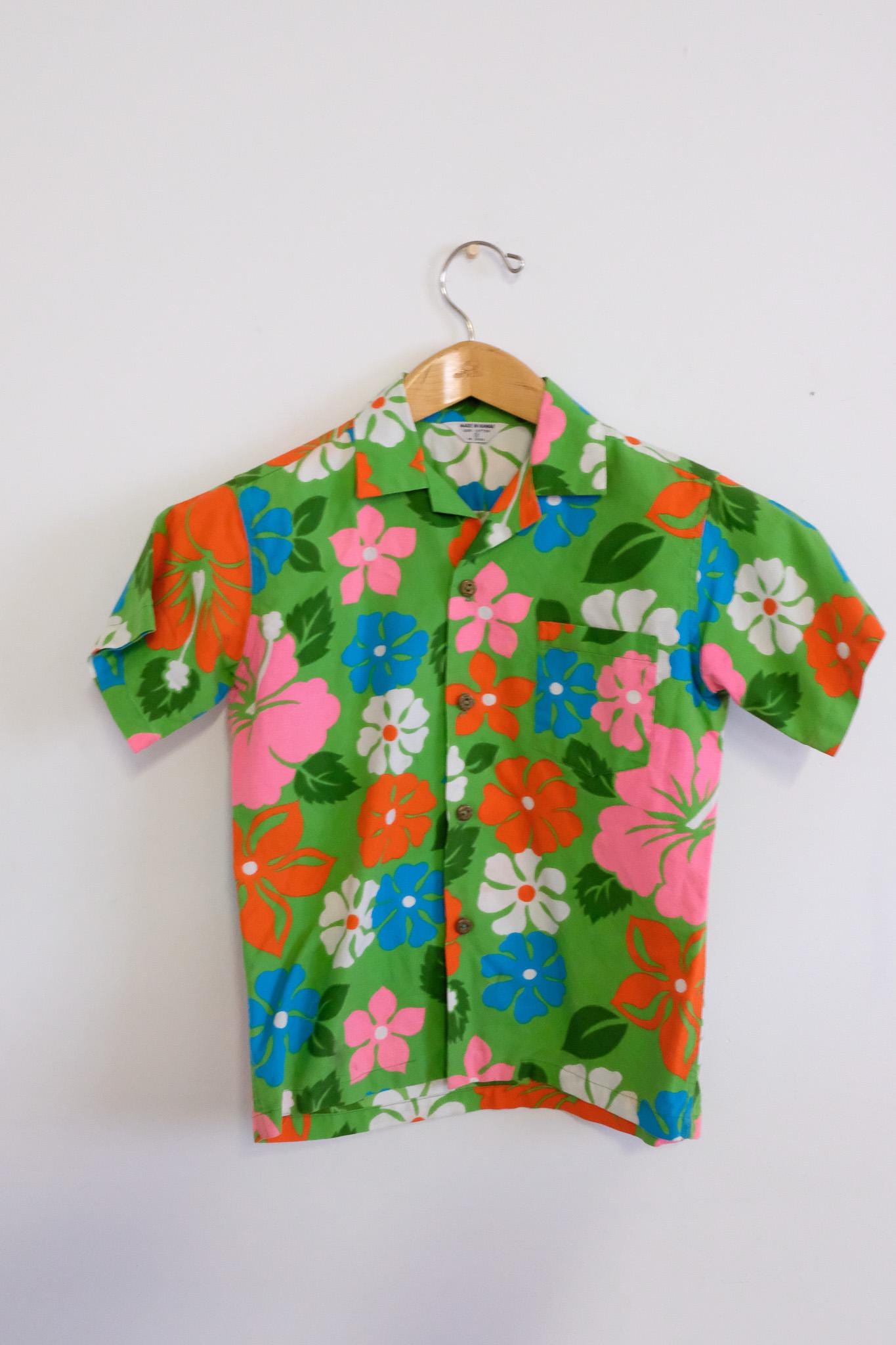 Vintage 60s Hawaiian Shirt: Bold Groovy Flower Power Print Cotton