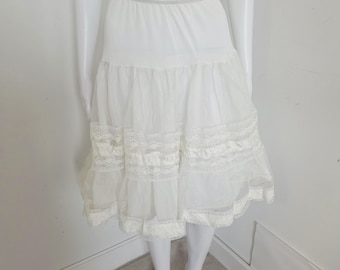 1950's Vintage White Full Nylon Knee Length Petticoat Crinoline Skirt Tiered Nylon Mesh  XS