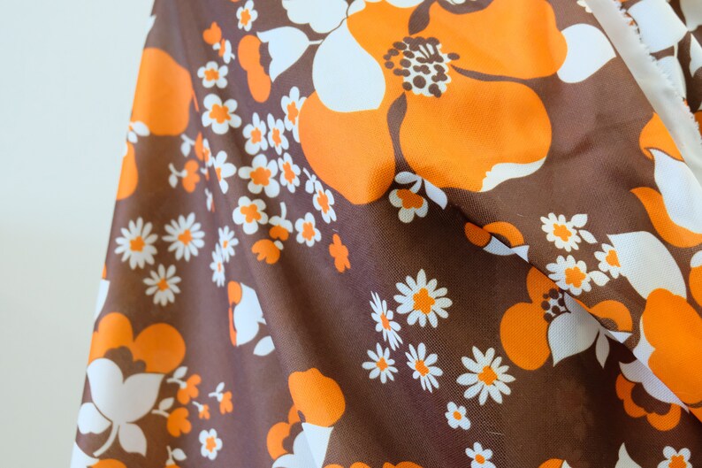 1970/'s Vintage Huge Bold Big Flower Power Double Knit Polyester Printed Fabric 2 yards 15 by 60 wide Super 70/'s Hot Pants Top material