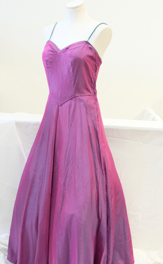 1940's Vintage Indigo Purple Blue Taffeta Iridesce