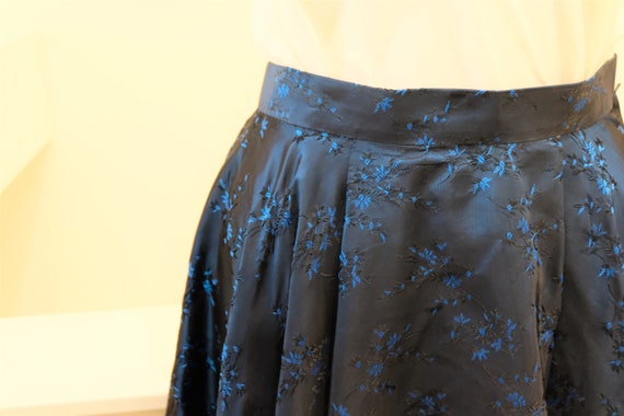 1950's Vintage Blue  and Black Floral Brocade Taf… - image 5