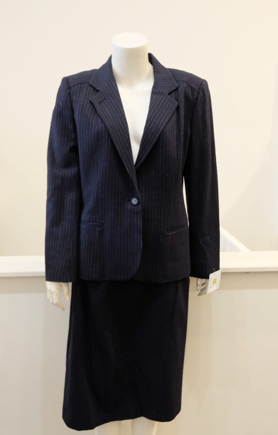 1980's Vintage WOMENS' Navy Pinstripe Wool Suit S… - image 2