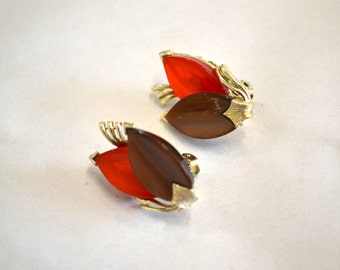 1960's vintage brown and red leaf thermoset clip on earrings set in gold Mod Cocktail Glamour