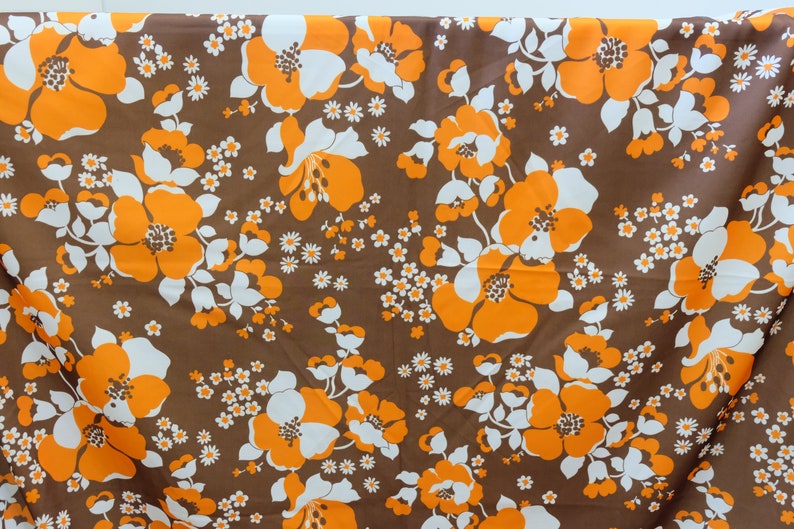 1970/'s Vintage Huge Bold Big Flower Power Double Knit Polyester Printed Fabric 2 yards 15 by 60 wide Super 70/'s Hot Pants Top material