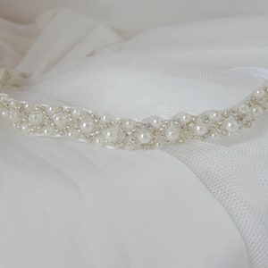 Baby Strass Tiara, Haarband für die Taufe, Spitze und Perle off white Stirnband für besonderen Anlass, Baby Mädchen Tiara, Bild 3