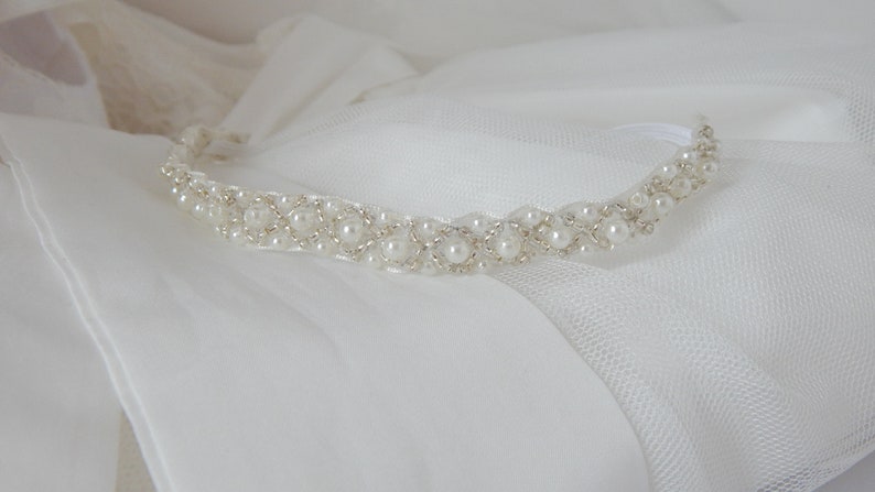 Baby Strass Tiara, Haarband für die Taufe, Spitze und Perle off white Stirnband für besonderen Anlass, Baby Mädchen Tiara, Bild 3