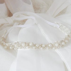 Diadème en strass pour bébé, serre-tête pour baptême, dentelle et serre-tête blanc cassé perle pour une occasion spéciale, diadème pour bébé fille,