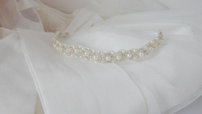 Baby Strass Tiara, Haarband für die Taufe, Spitze und Perle off white Stirnband für besonderen Anlass, Baby Mädchen Tiara, Bild 4