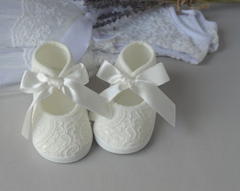 Baby lace shoes ivory booties for christening, baptism shoes with bow, wedding, newborn cot shoes soft sole baby ballerinas with heel cover