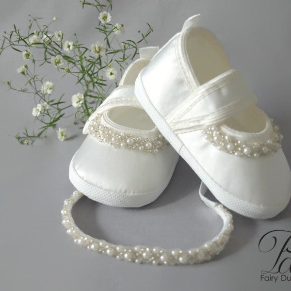 Baby satin shoes ivory, white booties for christening, baptism rhinestone shoes, wedding newborn cot shoes, baby shower gift, pearl shoes