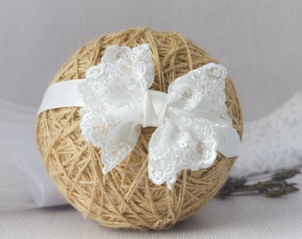 Baby bow hair band for baptism, christening, dainty lace and satin small bow off white headband, newborn flower girl headpiece for wedding