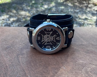 Vintage Fossil Cuff Watch 1990s | Black Leather Band 