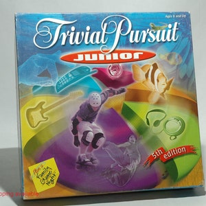 Trivial Pursuit Junior 5th Edition - Parker Brothers 2001 w some Box wear (read description)