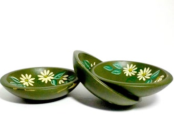 Wooden Snack  Bowls, Hand Painted, Set of 3, Daisies Daisy, Wooden Serving Bowls, Distressed Shabby and Chic, Cottage Chic, Country Decor