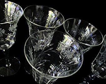 Mid Century Wine Glasses Etched Florals, 1960s, Set of 5, Highly Reflective, Excellent Condition