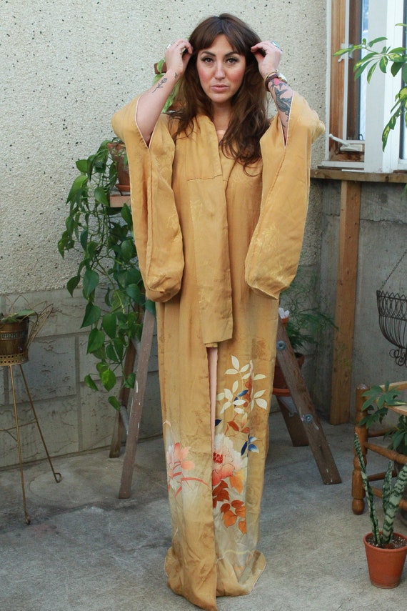 Vintage Silk Kimono // Floral Robe