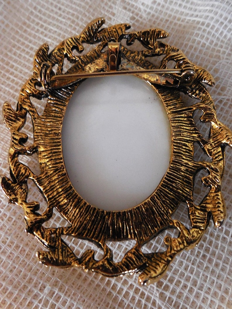 1960/'s Goldtone Finish Gilded Handpainted Pin Vintage Porcelain Pansy Pendant Brooch