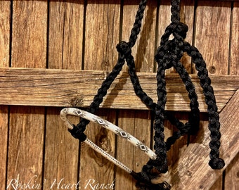 Licou noir avec ruban Lariat Rope à imprimé sud-ouest blanc et longe de 8 pi assortie