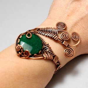 Emerald Bracelet, Copper Emerald Cuff Bracelet, Emerald Jewelry, Green Stone Bracelet, Copper Bracelet for Women, Unique Bracelet Women