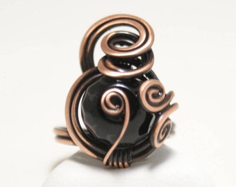 Bague en onyx noir, bague en cuivre, bijoux en cuivre, cadeau de 7e anniversaire pour femme, bague enveloppée de fil métallique, bague noire, bague en pierre noire, cadeau pour elle,