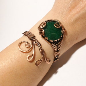 Emerald Stone Copper Bracelet Cuff, Wire Wrap Womens Bracelet, Green Stone Bracelet, Crystal Copper Wrapped Bracelet, Gemstone Cuff Bracelet