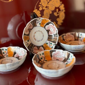 Meiji Era Imari Set of 4 Bowls