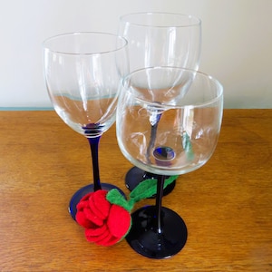 SET de 3 copas de vino de cristal transparente azul cobalto LUMINARC FRANCE de diferentes tamaños, algunas imperfecciones