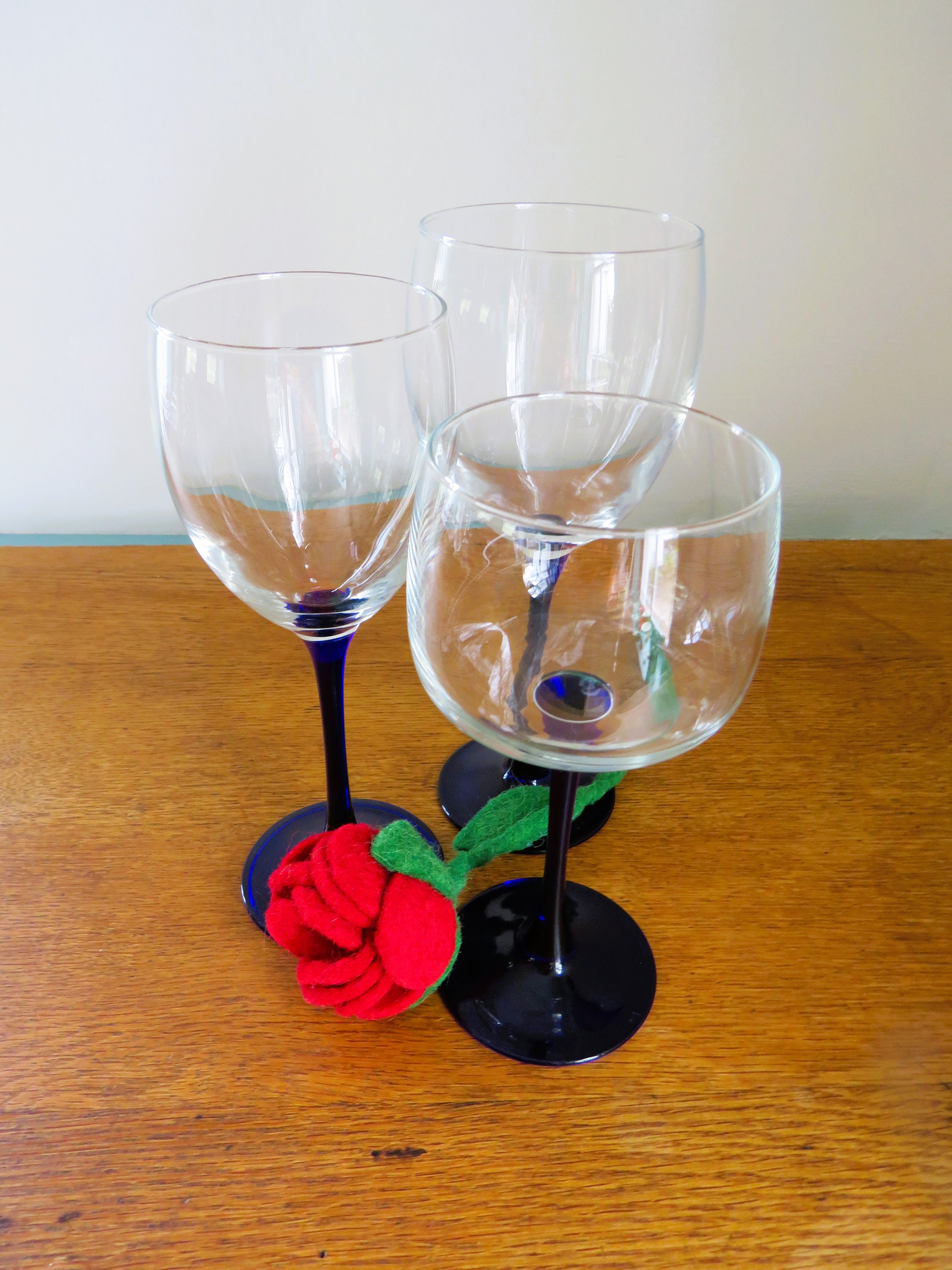 VERRE À VIN Cristal Verre Bleu Cobalt Plaqué Coupé à la Main Um 1900 R130 EUR 95,29 - FR