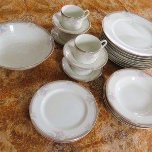 Mikasa MARSHA Dinnerware SET, 1980s, Japan Fine China, 25 Pieces (8 Dinner Plates)