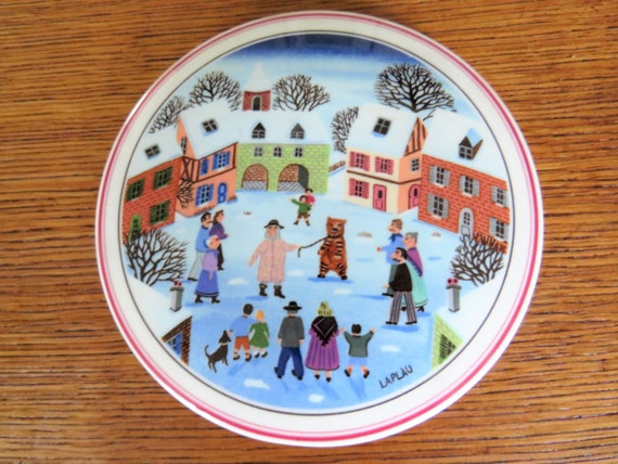 Villeroy & Boch NAIF Christmas Trinket Box: Village Snow Scene