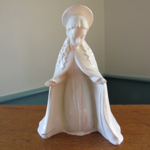 Goebel Hummel VIRGIN MARY, Madonna Figurine, Germany 1951 Copyright