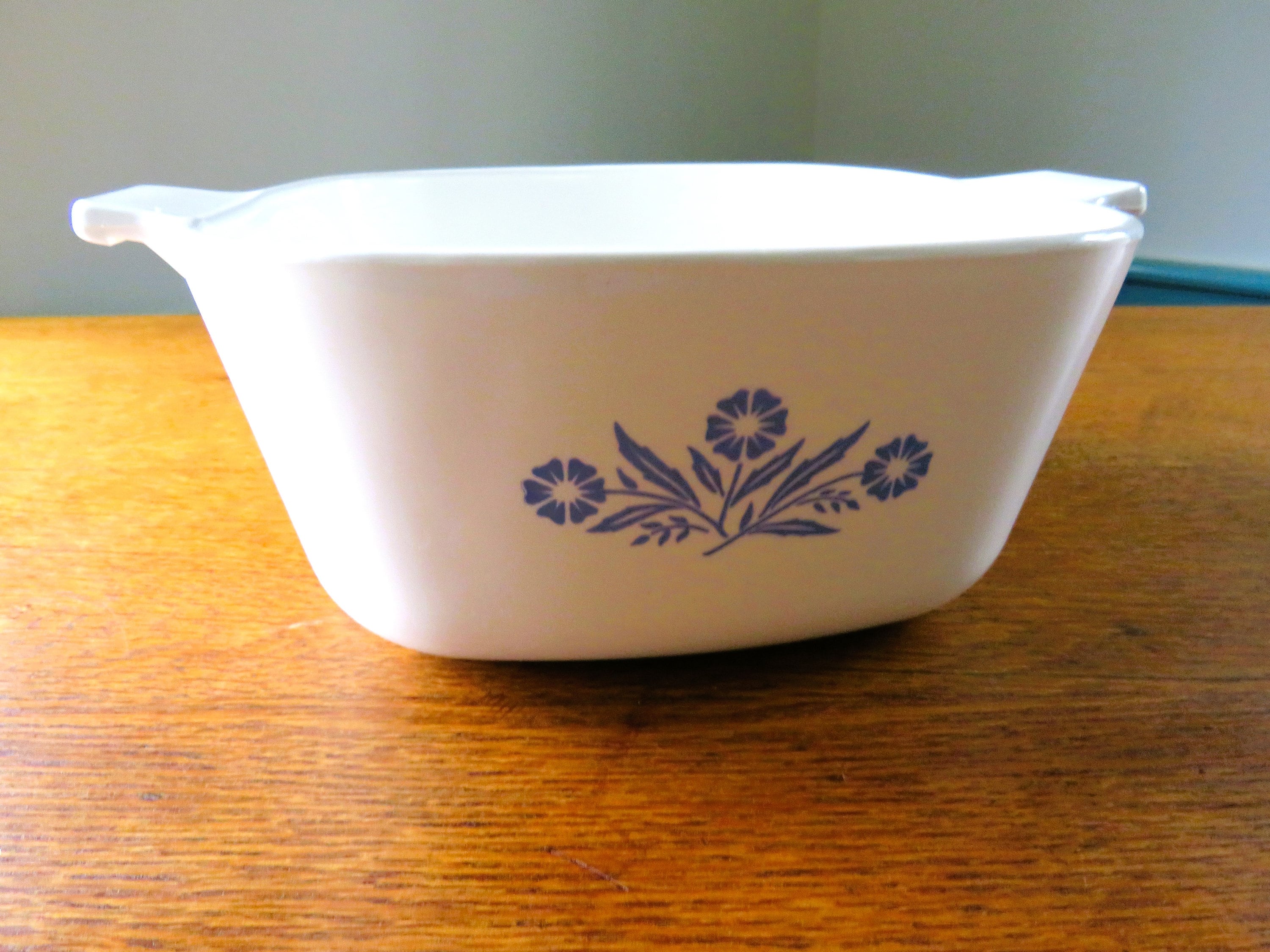 1959 Corning Ware Cornflower Blue Casserole: 1.75 Quart Square