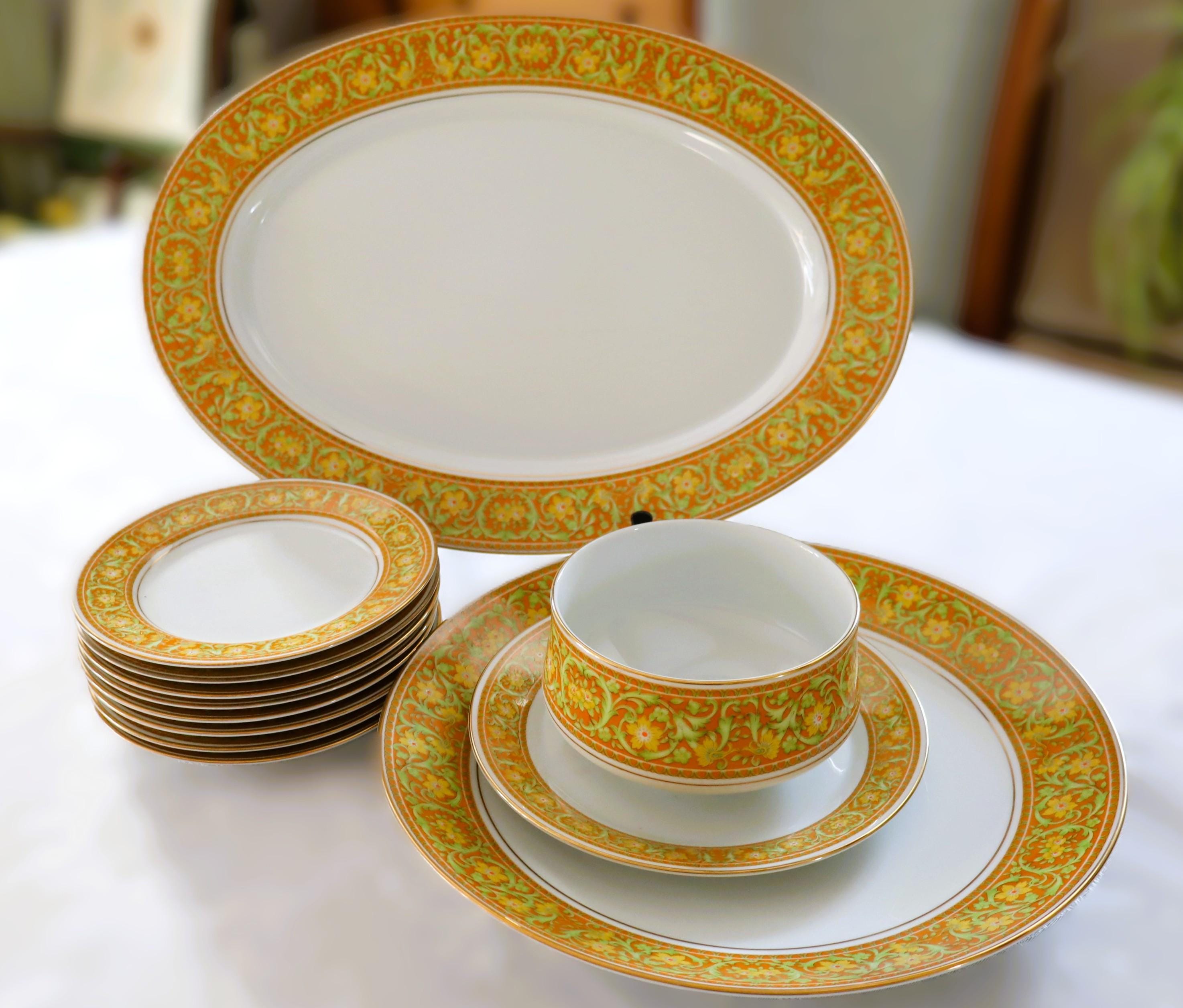 Mikasa お祝いプレート4枚セット Mikasa LYNNEWOOD Serving Pieces and 8 Bread Plates - Etsy
