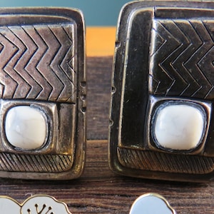 Laurel Burch Gunmetal Gray White Magnesite Tribal Abstract Clip On Earrings - Brutalist