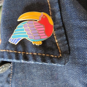 Laurel Burch Toucan CONVERTER BROOCH Rainbow Colored Gold Tone