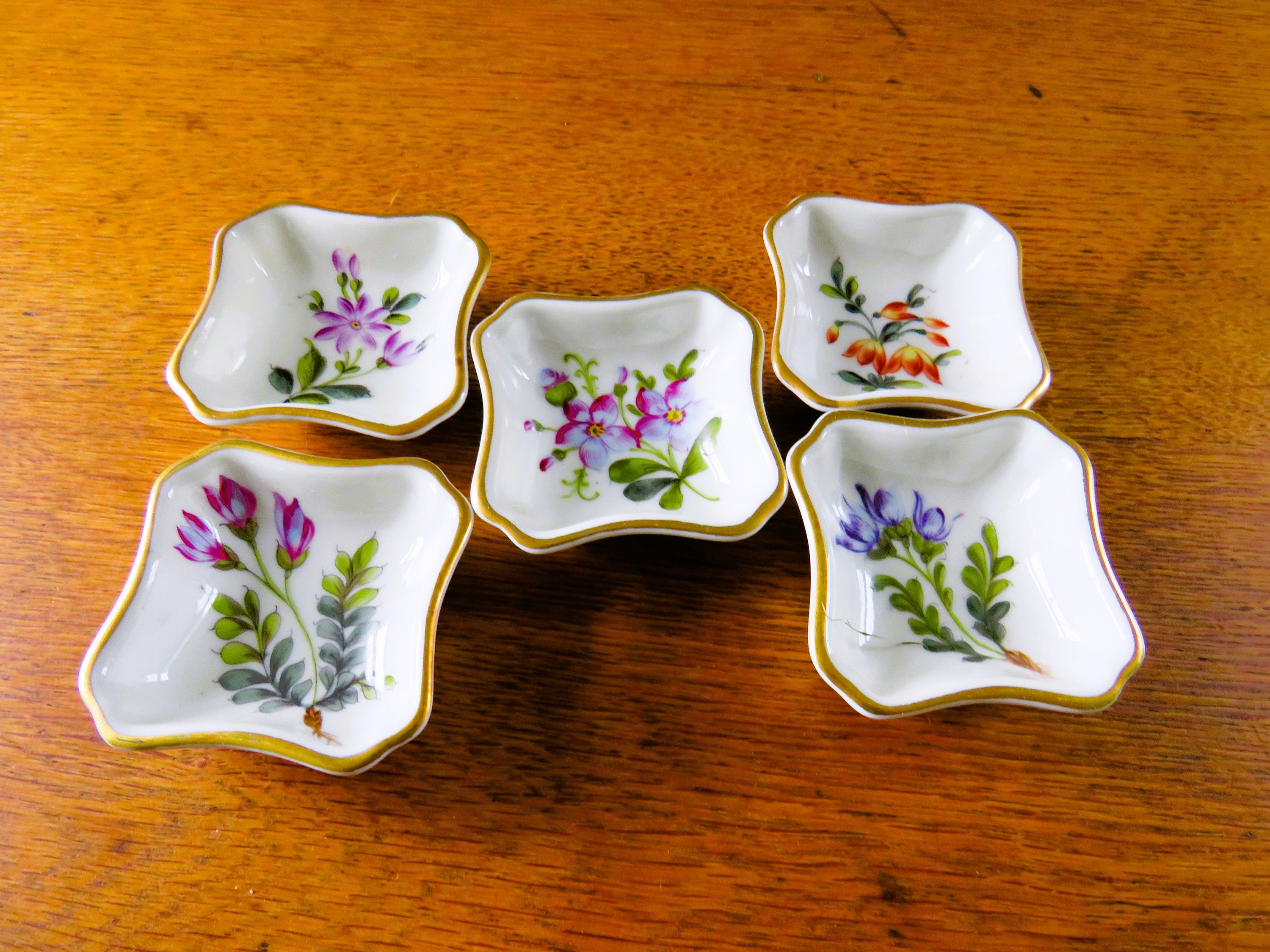 さ*い様 HEREND 台座付プレートパセリ　アンティーク Herend's hand-painted Parsley pattern decorated dinner for 6