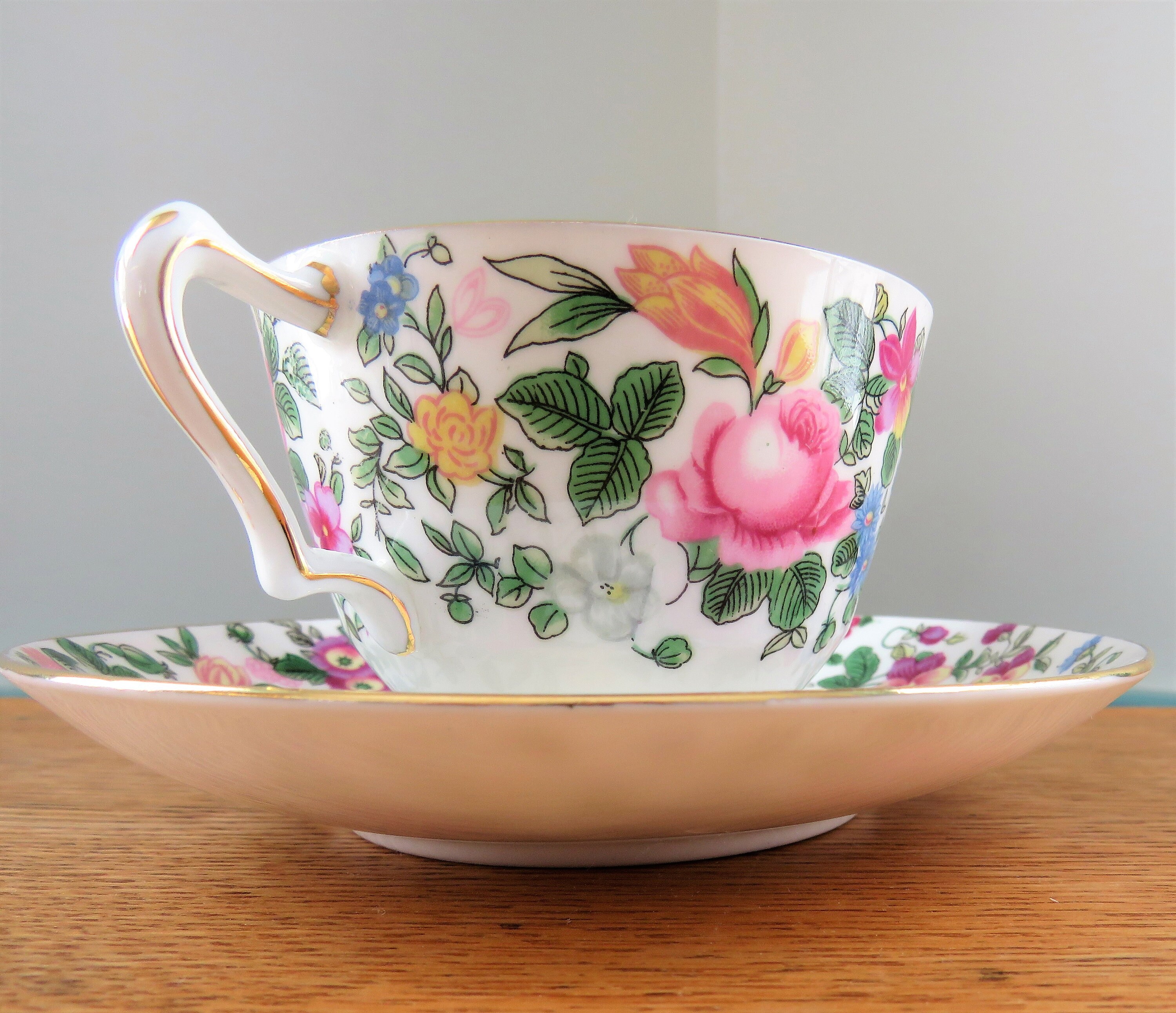 英国製 CROWN STAFFORDSHIRE❁﻿瑞々しいお花と金彩プレート Crown Staffordshire Thousand Flowers | 32 lines in stock to
