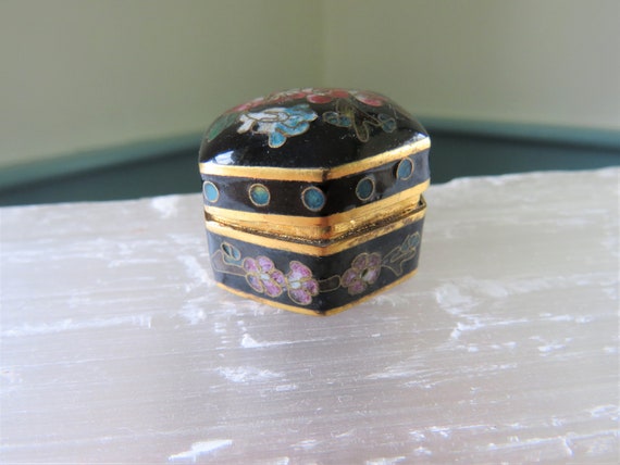 Vintage Tiny Cloisonne Pill Box: Floral Brass Hin… - image 7