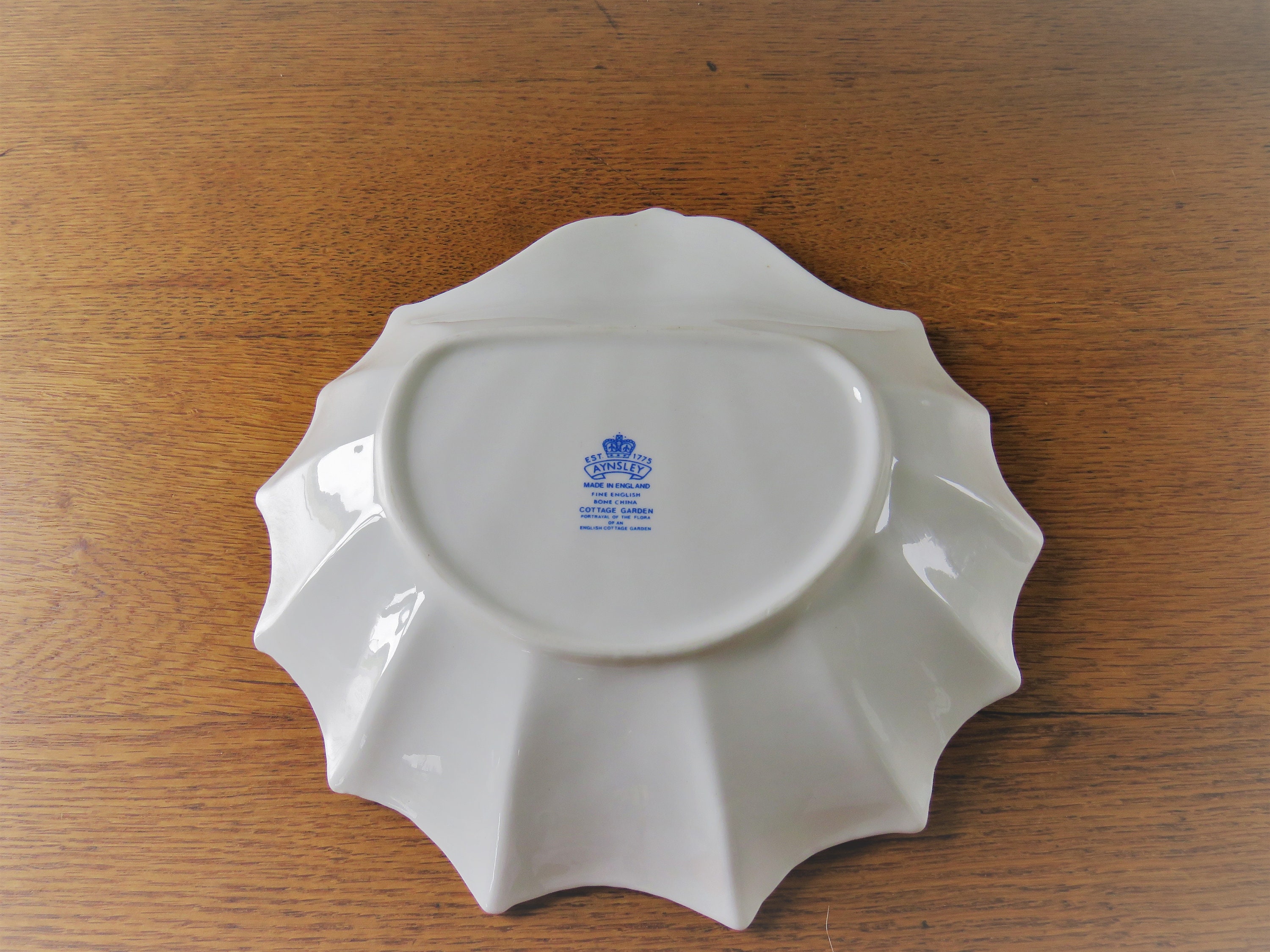 エインズレイ コテージガーデン 8インチ シェル型皿 英国製ボーン