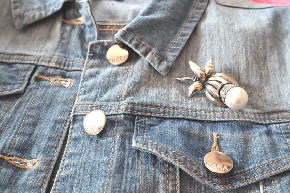 Botticelli Vintage Faux Pearl Brooch View 6