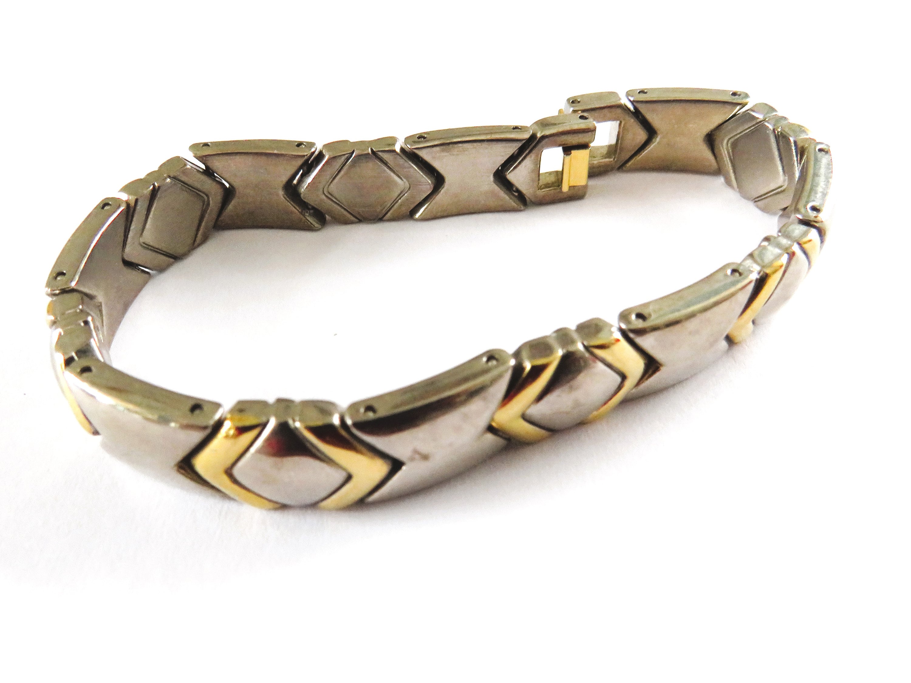 Bracelet Manchette Tribal En Cuivre – Motifs Flèche Et Cloche – Années 1940