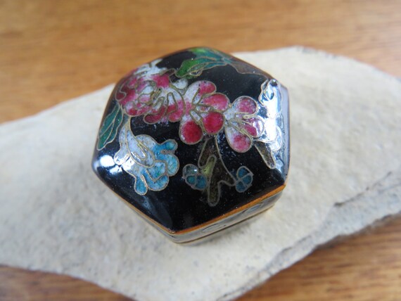 Vintage Tiny Cloisonne Pill Box: Floral Brass Hin… - image 4