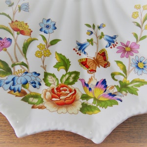 Aynsley COTTAGE GARDEN 8&quot; Shell Shaped Dish, Fine English Bone China