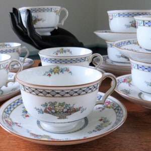 9 Royal Doulton STRATHMORE Cups & Saucers