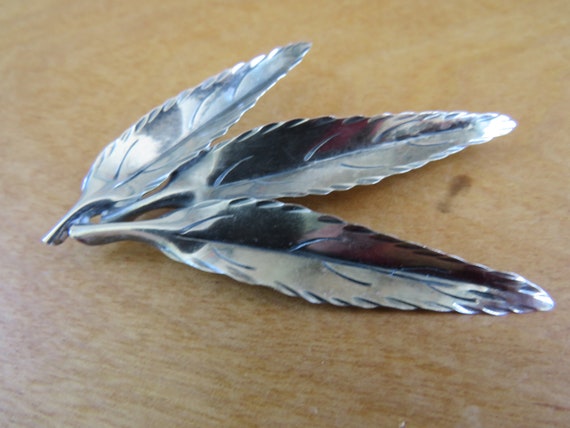 Sterling Silver Stuart Nye Leaf or Feather Brooch Pin