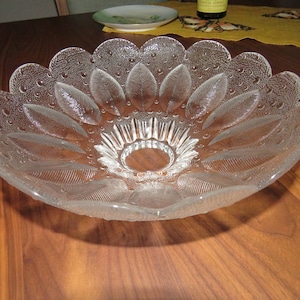 Vintage Lausitzer Lead Crystal Bowl: Medea Dew Drop Leaf Design