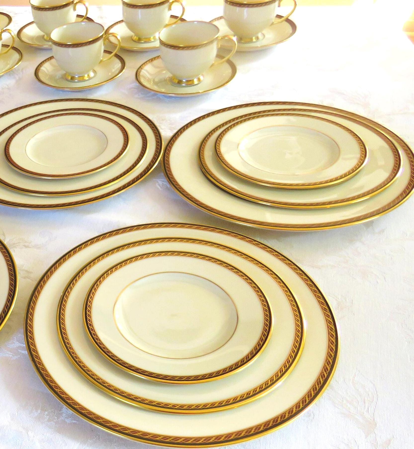 Lenox MONROE 5-piece Place Settings - Maroon, Black Band, Gold