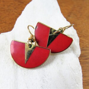 Laurel Burch KUBA Semi Circle Dangles, Red Enamel Gold Tone, 1 earring has enamel chip