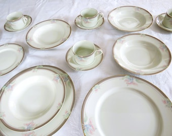 Mikasa MARSHA Dinnerware SET, 1980s, Japan Fine China, 25 Pieces (8 Dinner Plates)