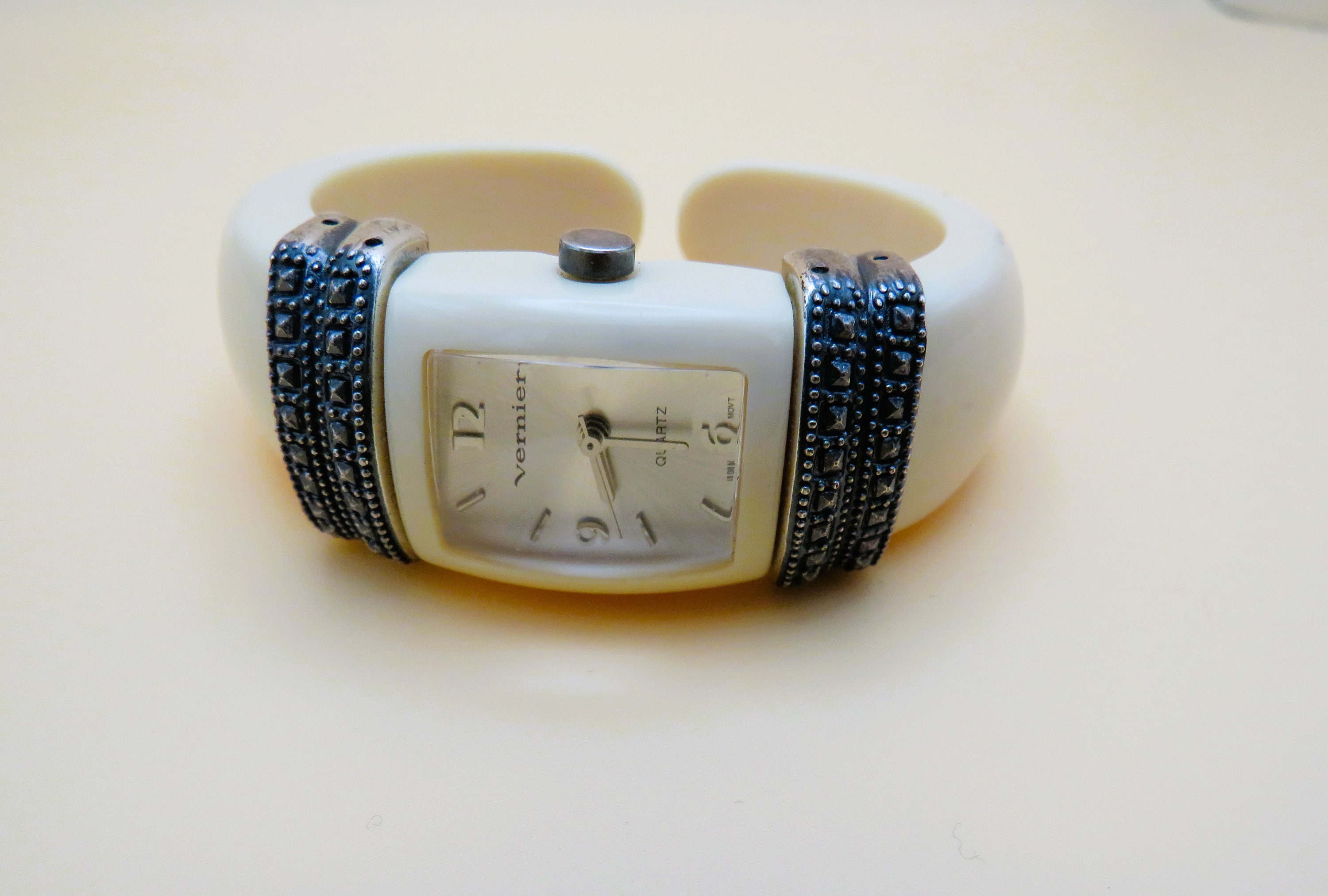 Vintage Vernier uh Quartz
